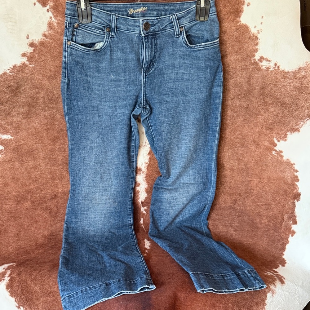 Wrangler Women's Flare Jeans in Classic Blue